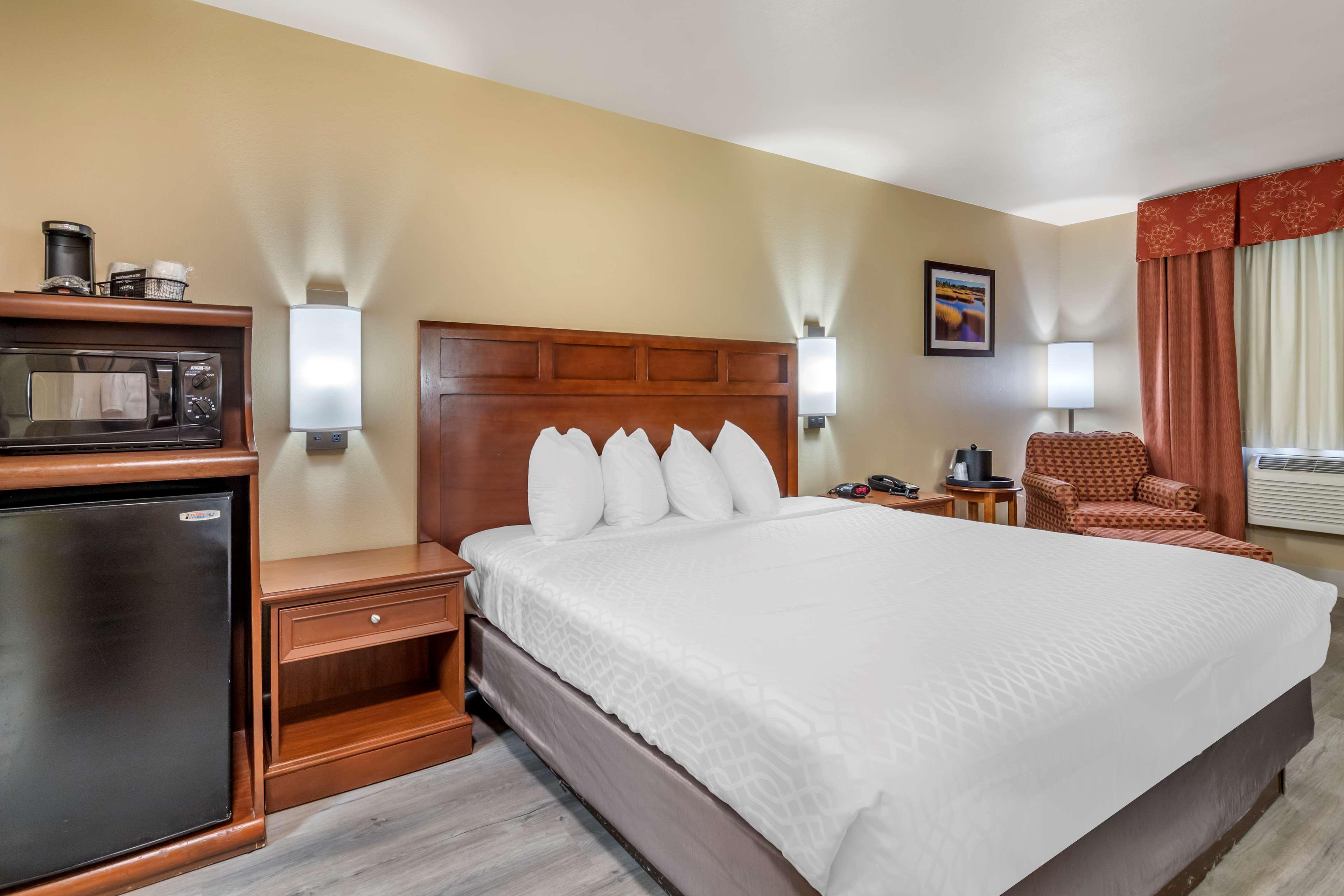 Best Western Dos Rios Junction Exterior photo